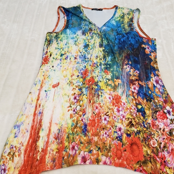 BOGO Free🦋 Lily by Firmiana Long Floral Asymmetrical Hemline Top - Picture 7 of 13